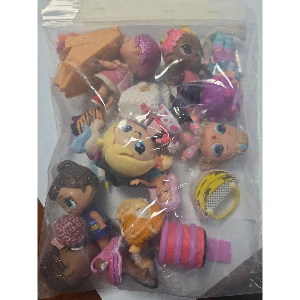 LOL SURPRISE Dolls And Pet Random Miss Match Clothing And Accessories Doll